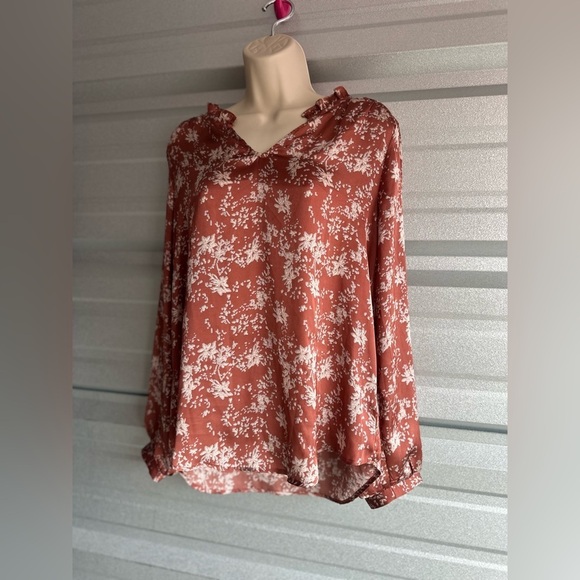Women's LUSH Floral Print Cream Orange Blouse Size Small - Picture 2 of 10